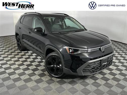 Deep Black Pearl Effect 2025 Volkswagen Taos 1.5T SE Black