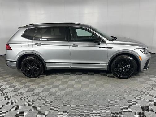 Pyrite Silver Metallic 2023 Volkswagen Tiguan 2.0T SE R-Line Black