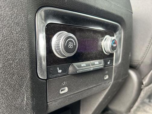 2023 GMC Yukon 4WD AT4