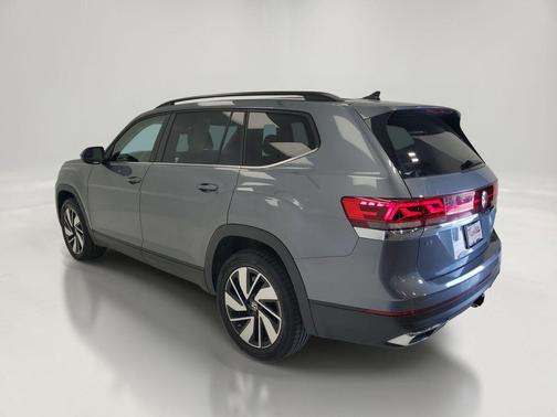 Gray 2025 Volkswagen Atlas 2.0T SE w/Technology 4MOTION