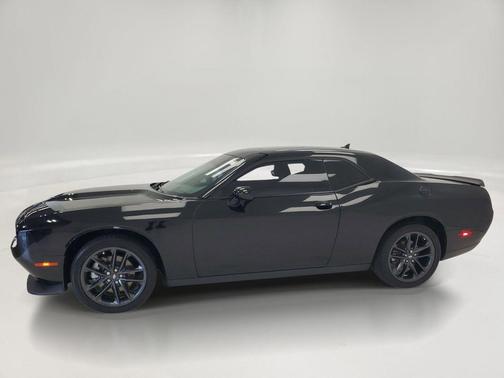 Pitch Black Clearcoat 2022 Dodge Challenger GT