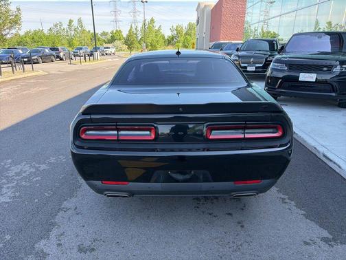 Pitch Black Clearcoat 2022 Dodge Challenger GT