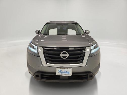 Gun Metallic 2024 Nissan Pathfinder SV FWD