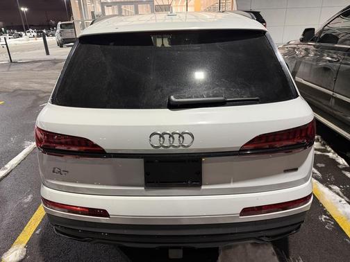 2022 Audi Q7 55 Premium Plus