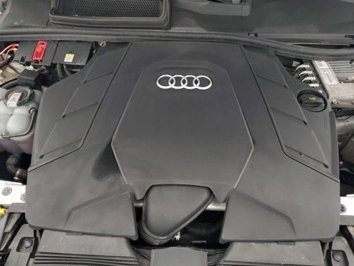 2022 Audi Q7 55 Premium Plus