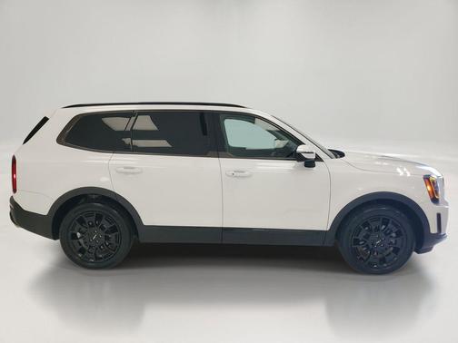 Glacial White Pearl 2022 Kia Telluride SX