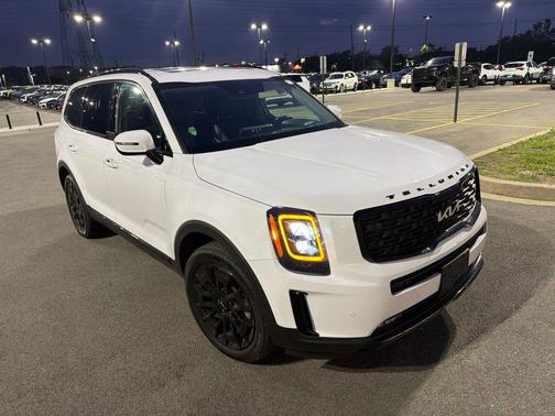 Glacial White Pearl 2022 Kia Telluride SX