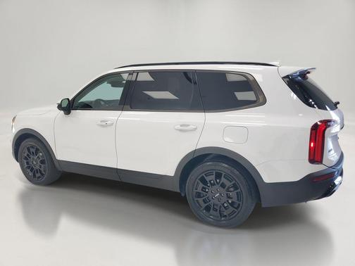 Glacial White Pearl 2022 Kia Telluride SX