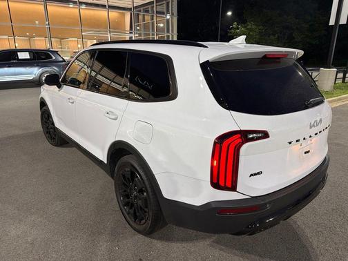Glacial White Pearl 2022 Kia Telluride SX