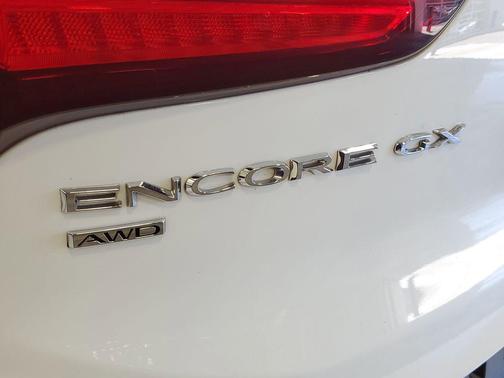 Summit White 2020 Buick Encore GX Essence