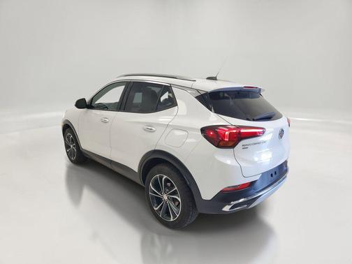 Summit White 2020 Buick Encore GX Essence
