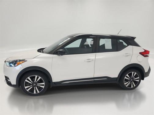 2019 Nissan Kicks SR