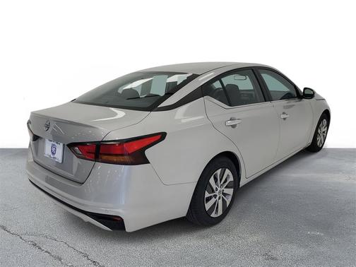 2023 Nissan Altima S FWD