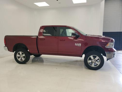 Delmonico Red Pearlcoat 2019 RAM 1500 Big Horn