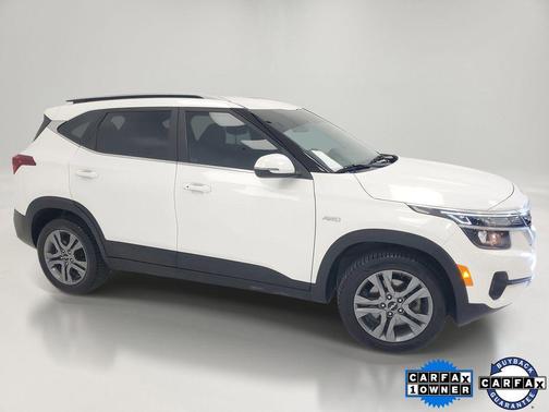 Snow White Pearl 2023 Kia Seltos S