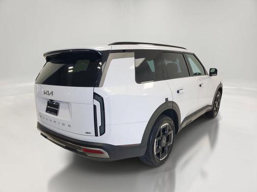 Glacial White Pearl 2027 Kia Telluride EX