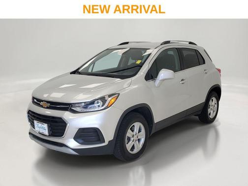 Silver Ice Metallic 2019 Chevrolet Trax LT