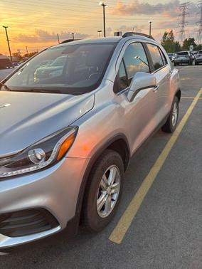 Silver Ice Metallic 2019 Chevrolet Trax LT