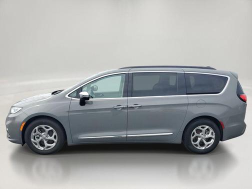 Ceramic Gray Clearcoat 2023 Chrysler Pacifica Limited