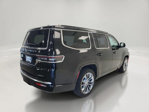 Diamond Black Crystal Pearlcoat 2023 Jeep Grand Wagoneer Series II 4x4