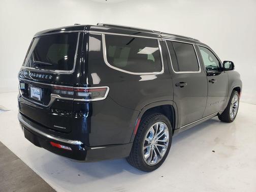 Diamond Black Crystal Pearlcoat 2023 Jeep Grand Wagoneer Series II 4x4
