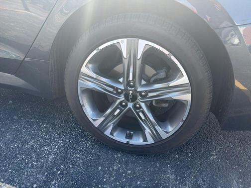 Gravity Gray 2023 Kia K5 EX