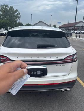 White Platinum Metallic Tri-Coat 2019 Lincoln Nautilus Select