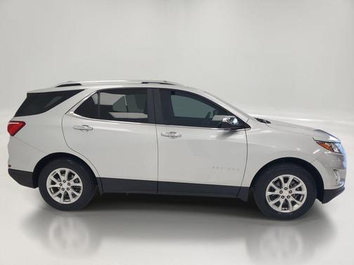 Silver Ice Metallic 2021 Chevrolet Equinox 1LT