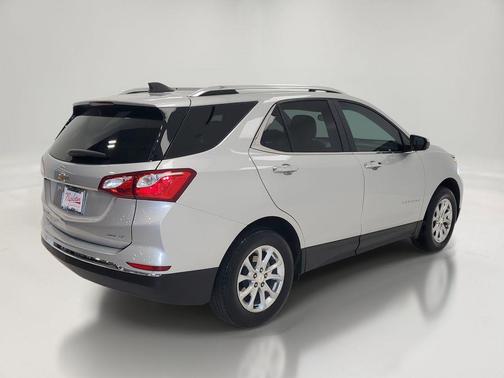 Silver Ice Metallic 2021 Chevrolet Equinox 1LT