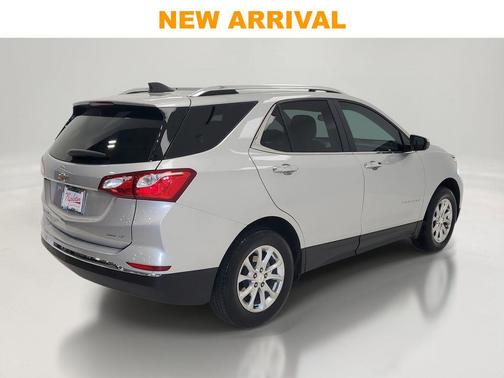 Silver Ice Metallic 2021 Chevrolet Equinox 1LT