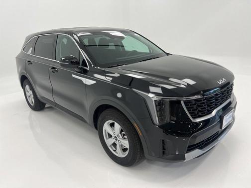 2025 Kia Sorento LX