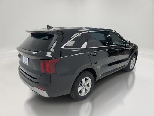 2025 Kia Sorento LX