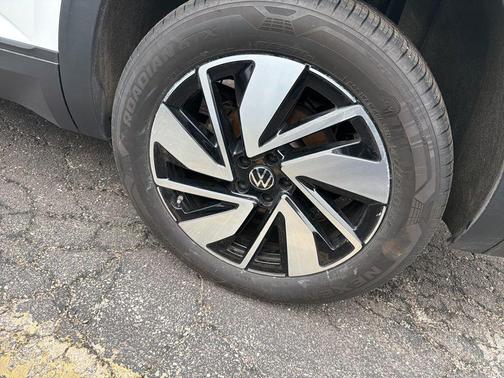 2025 Volkswagen Atlas 2.0T SE w/Technology 4MOTION