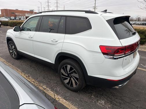 2025 Volkswagen Atlas 2.0T SE w/Technology 4MOTION