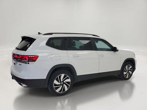 2025 Volkswagen Atlas 2.0T SE w/Technology 4MOTION