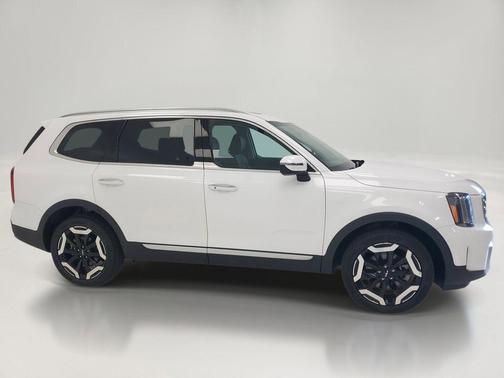 Glacial White Pearl 2025 Kia Telluride S