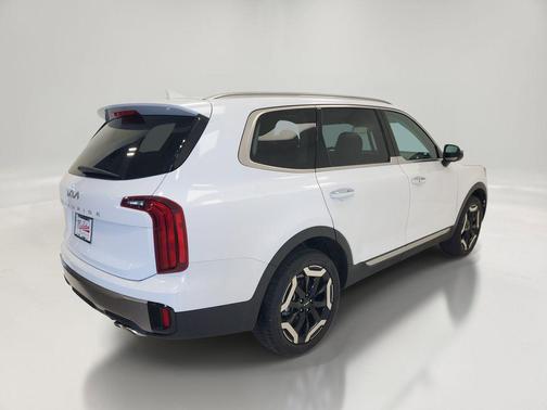 Glacial White Pearl 2025 Kia Telluride S