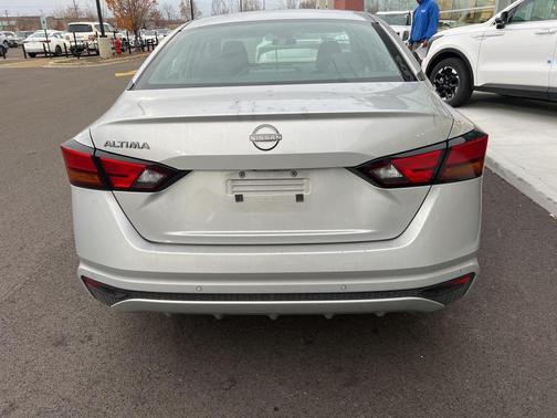 2024 Nissan Altima S FWD