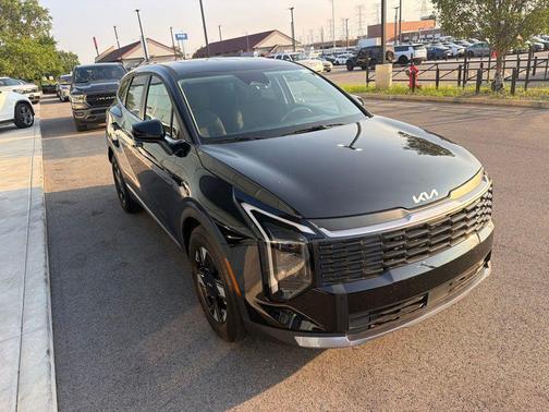 Ebony Black 2026 Kia Sportage LX