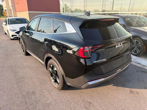 Ebony Black 2026 Kia Sportage LX