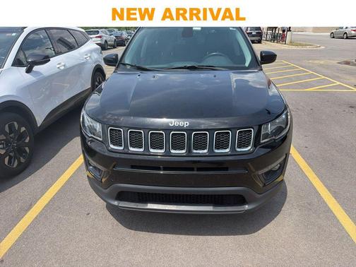 Diamond Black Crystal Pearlcoat 2017 Jeep New Compass Latitude