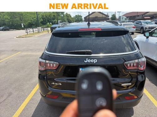 Diamond Black Crystal Pearlcoat 2017 Jeep New Compass Latitude