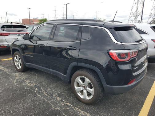 Diamond Black Crystal Pearlcoat 2017 Jeep New Compass Latitude