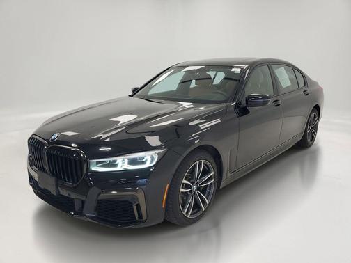 Black Sapphire Metallic 2021 BMW 750 i xDrive