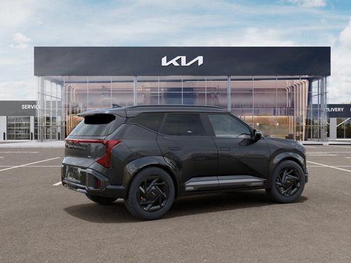 Interstellar Gray 2027 Kia Seltos X-Line SX