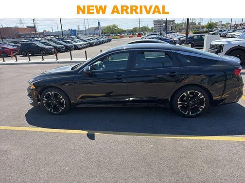 Ebony Black 2022 Kia K5 GT-Line