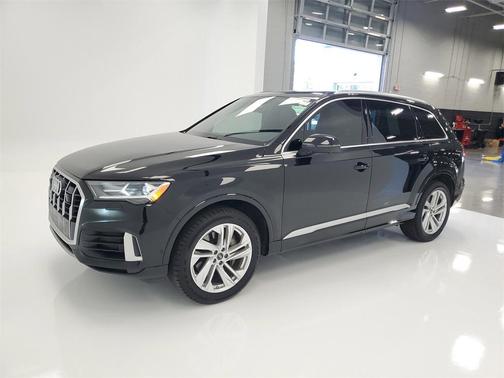 2022 Audi Q7 55 Premium Plus