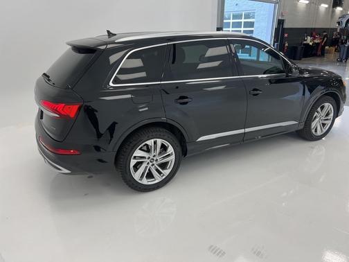 2022 Audi Q7 55 Premium Plus