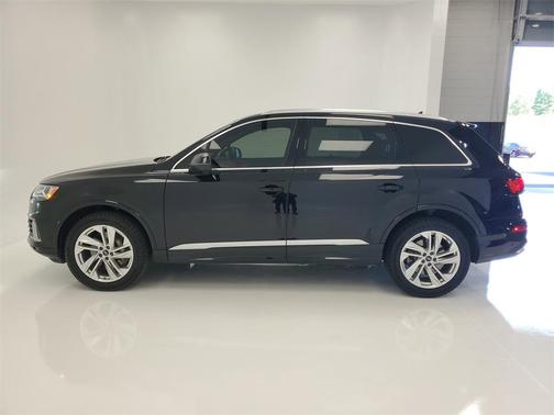 2022 Audi Q7 55 Premium Plus