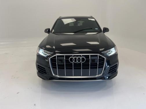 2022 Audi Q7 55 Premium Plus
